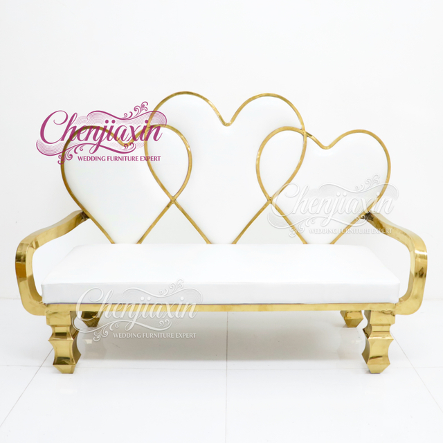 2026 New Customize Luxury Hotel Party Furniture Shiny Gold Sweet Heart Wedding Royal Bride and Groom Decoration Chairs for Event